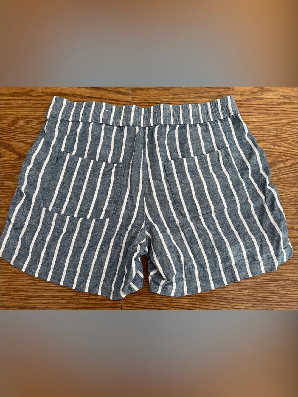 Sonoma Women’s Striped Blue and White Lounge Everyday Shorts Size Medium - Picture 4 of 5